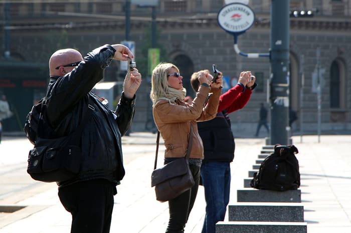 La fin du roaming permet aux touriste d'utiliser plus souvent leur téléphone.