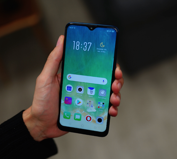 Oppo AX7 proposé par Free mobile