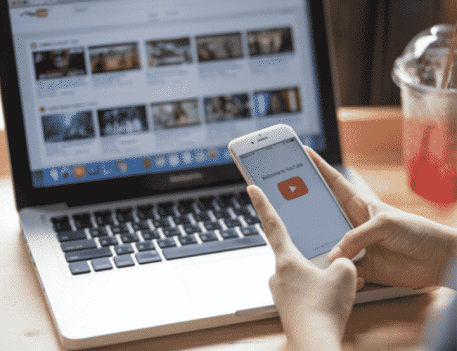 Regarder des vidéos sur YouTube pollue l'environnement